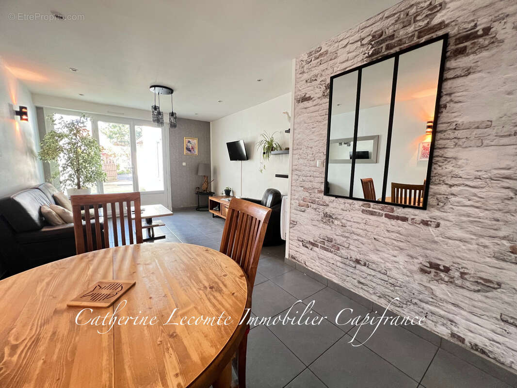 À vendre - desvres - maison 132 m2 -  5 pièces - 4 chambres - jardin clos - terrasse - photo 5