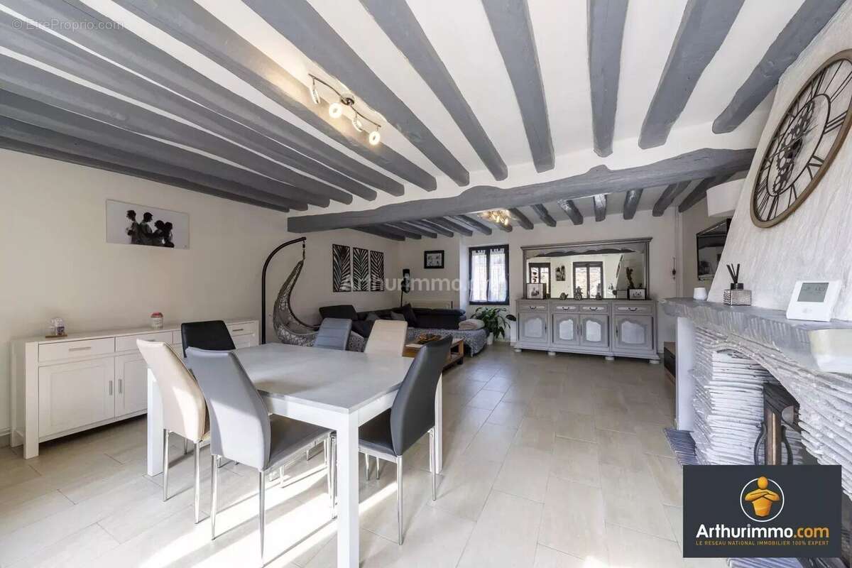 Appartement à SAINT-SAUVEUR-SUR-ECOLE