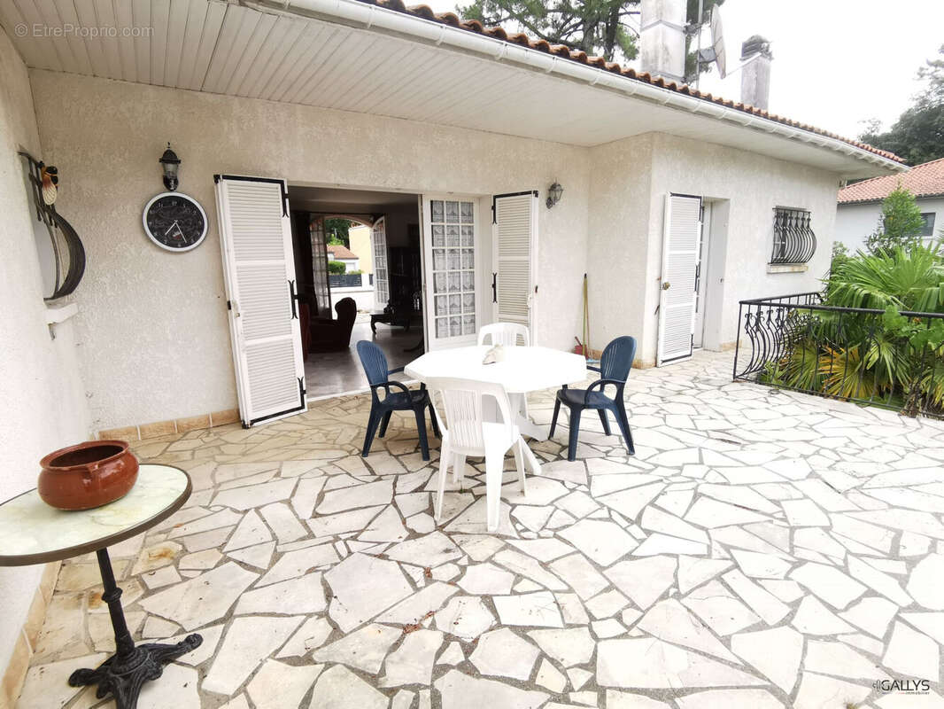 Maison à SAINT-GEORGES-DE-DIDONNE