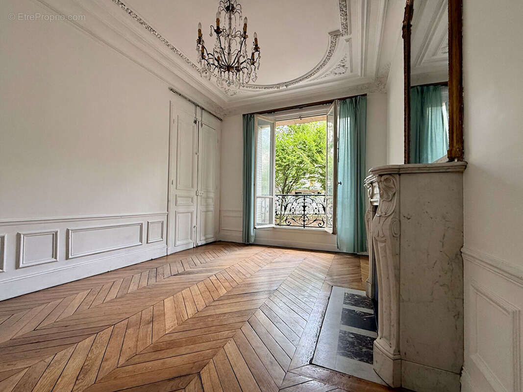 Appartement à PARIS-9E