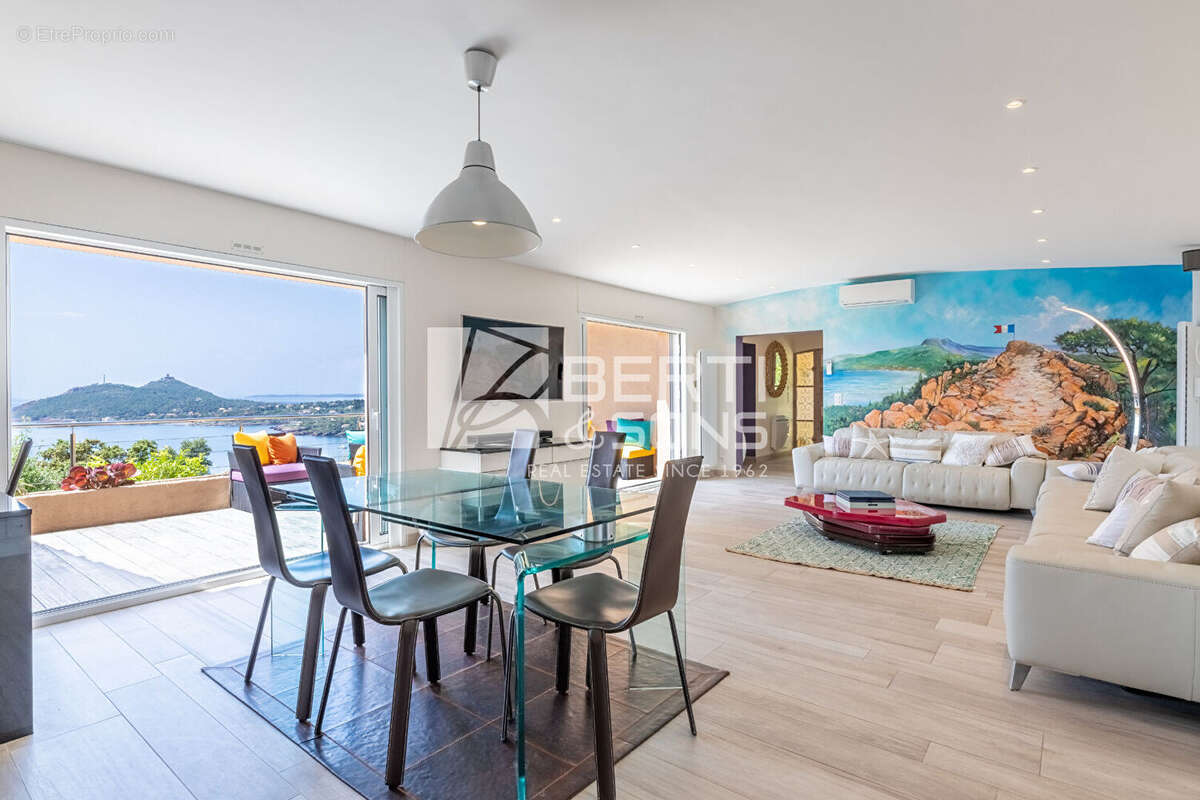 Agay domaine prive - villa 213 m² vue mer panoramique, piscine et jacuzzi - photo 11