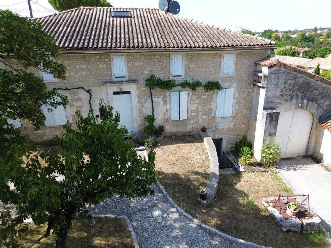 Maison à LINARS
