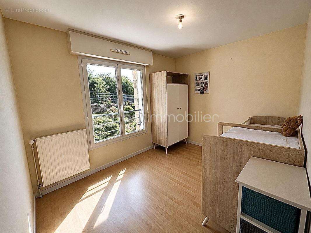Appartement t3 de 64 m² – grande terrasse – parking privatif – résidence de standing à quimper - photo 6