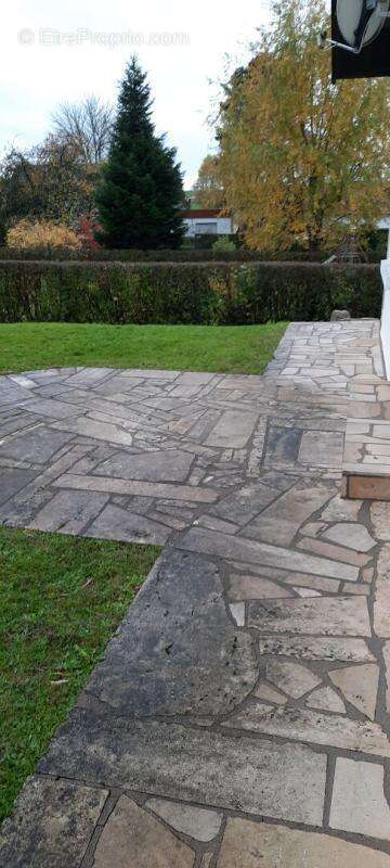 Opportunité rare à Darney Maison 5 pièces, jardin & double garage - photo 4