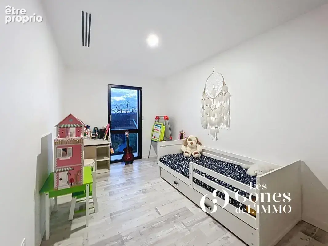 Villa  t5 - 180m2 - piscine - terrain 1490 m2- double  garag - photo 8
