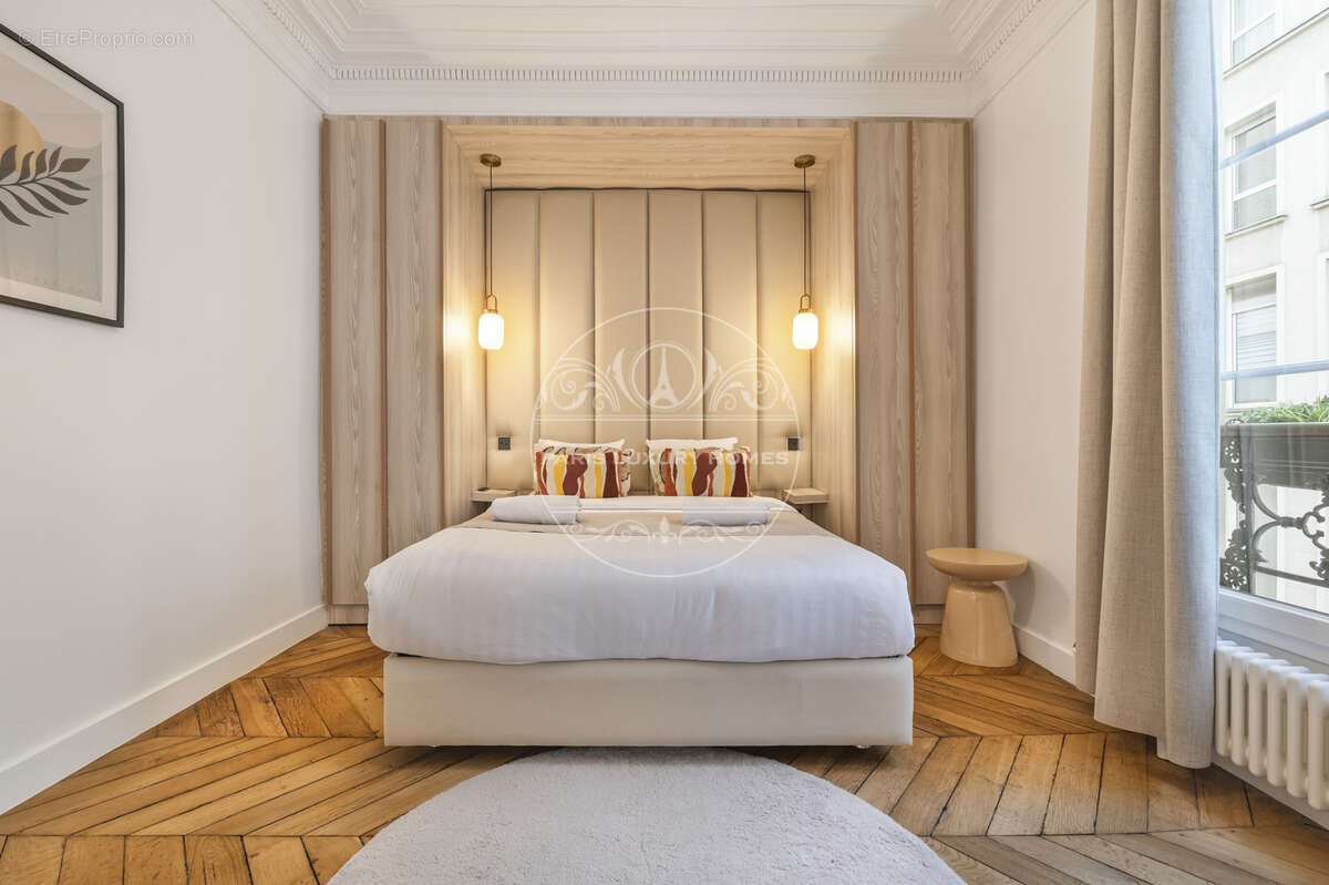 Appartement à PARIS-8E