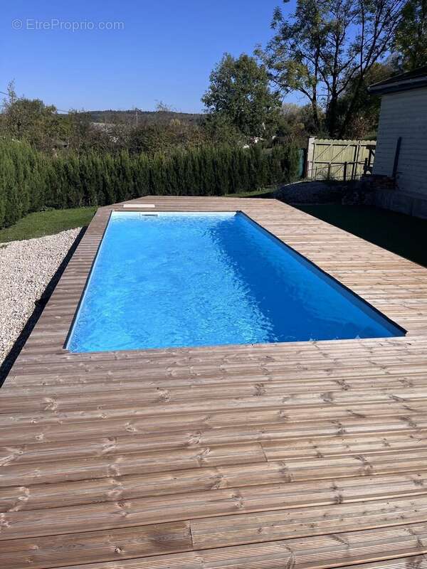 Maison isolée avec piscine et dépendance - photo 2