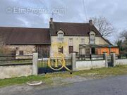 Maison à DURDAT-LAREQUILLE