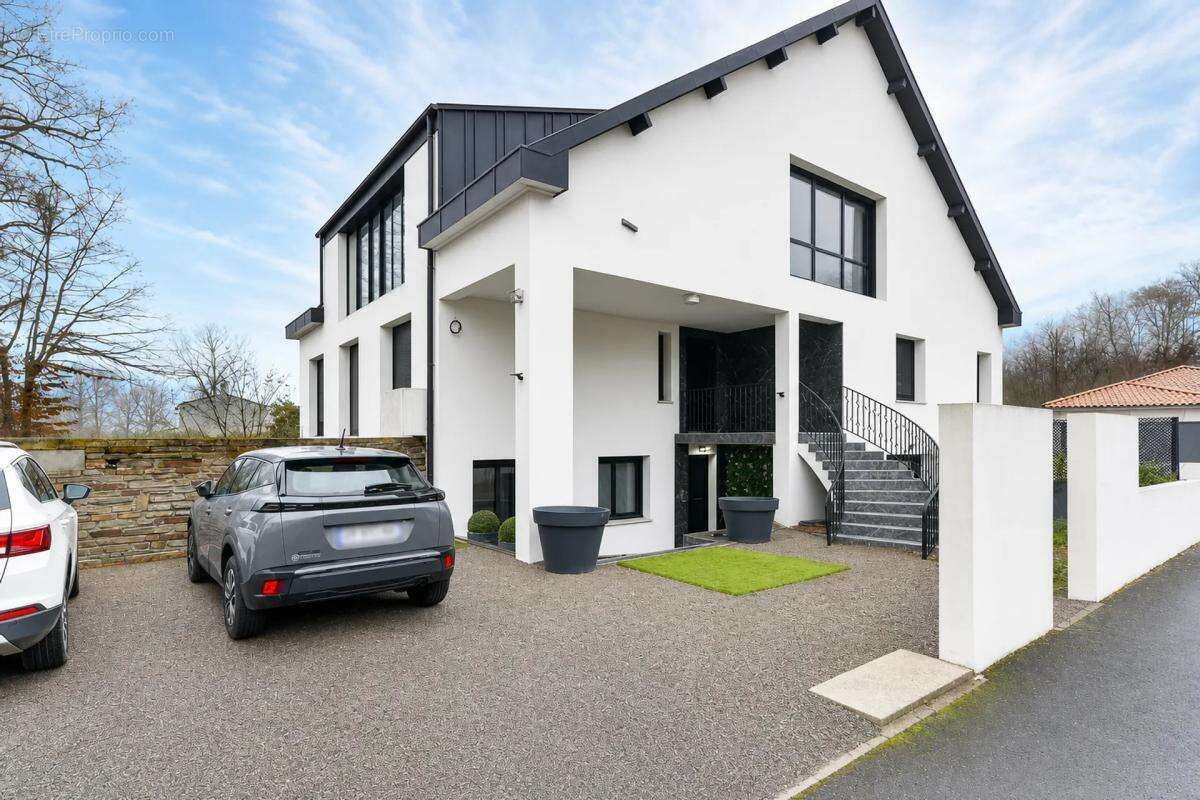 Basse-Goulaine : 450 m² - photo 15
