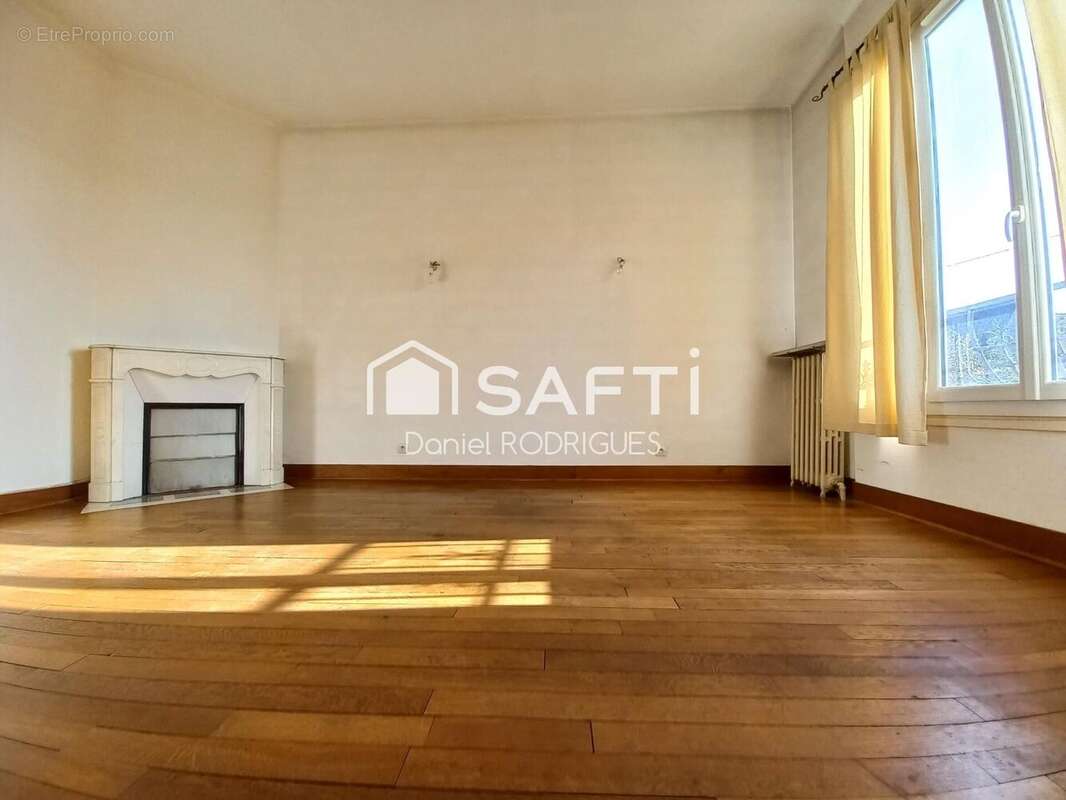 Photo 2 - Maison à GAGNY