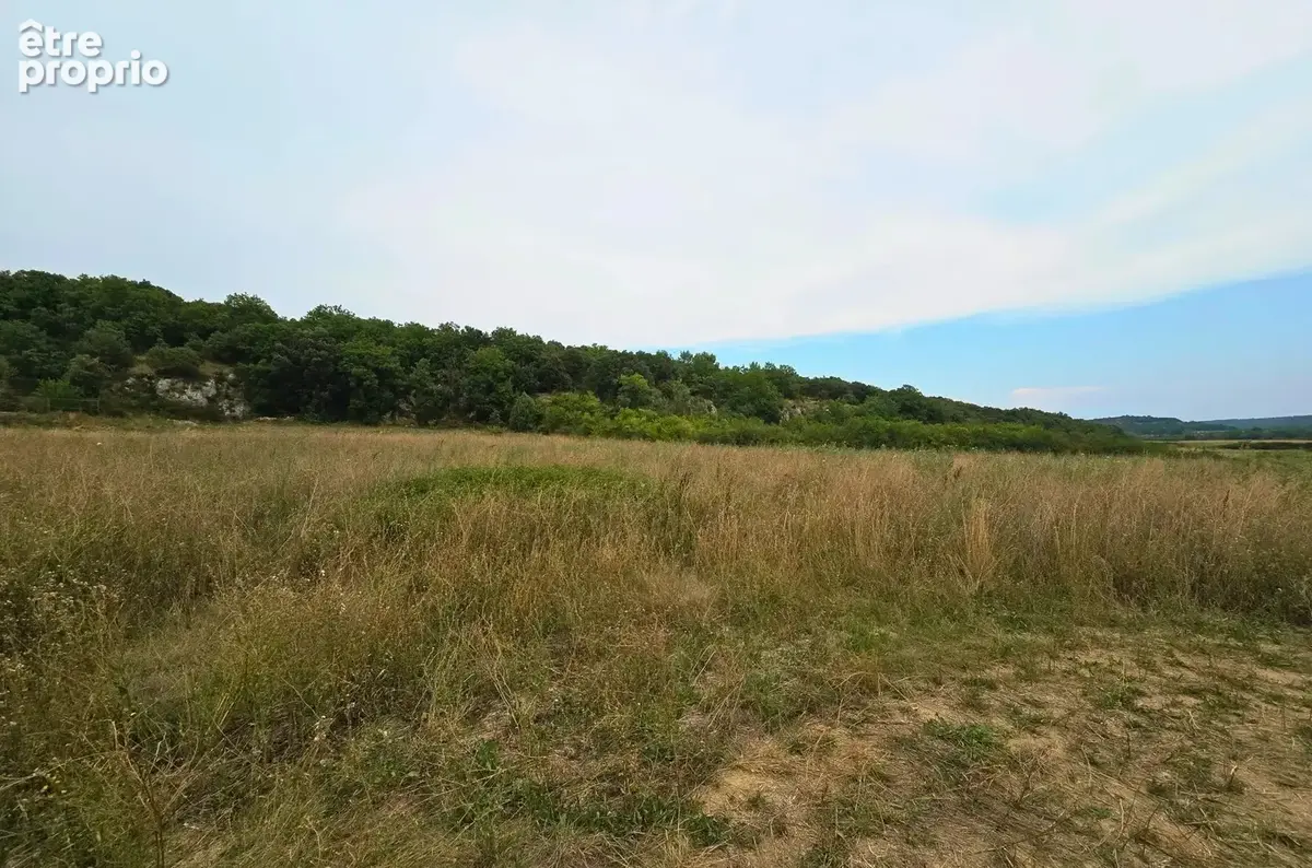 Terrain à LUSSAN