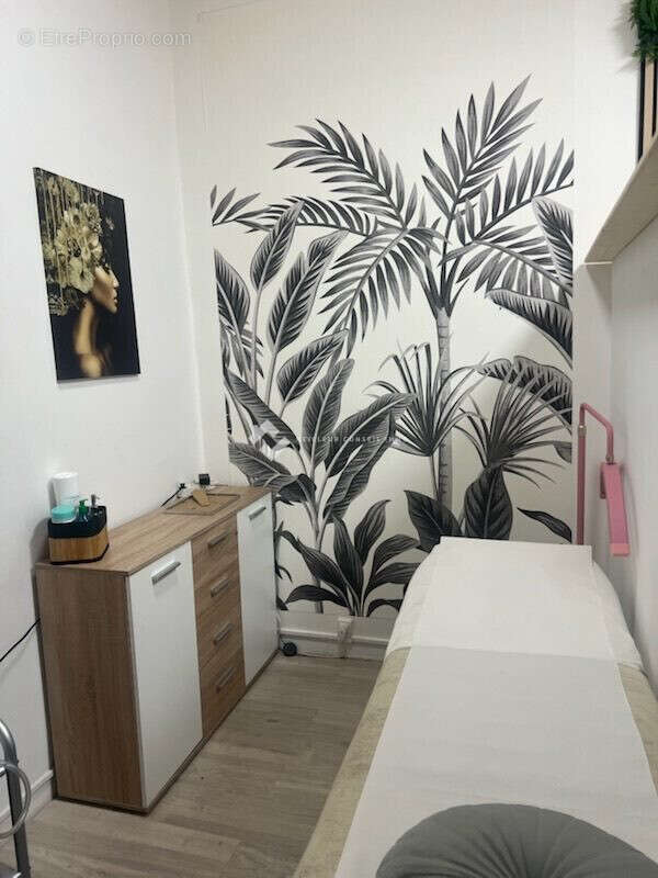 Commerce à LES AVIRONS