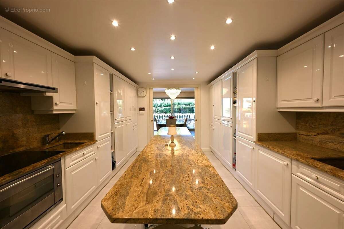 Appartement à BEAULIEU-SUR-MER