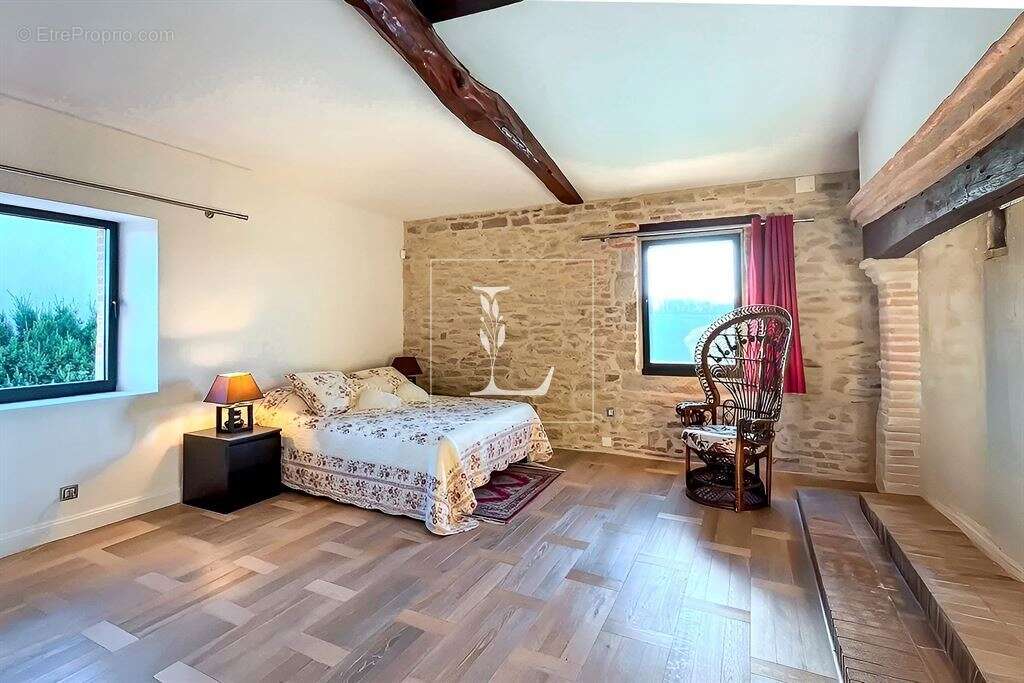 Maison à PUYGAILLARD-DE-QUERCY