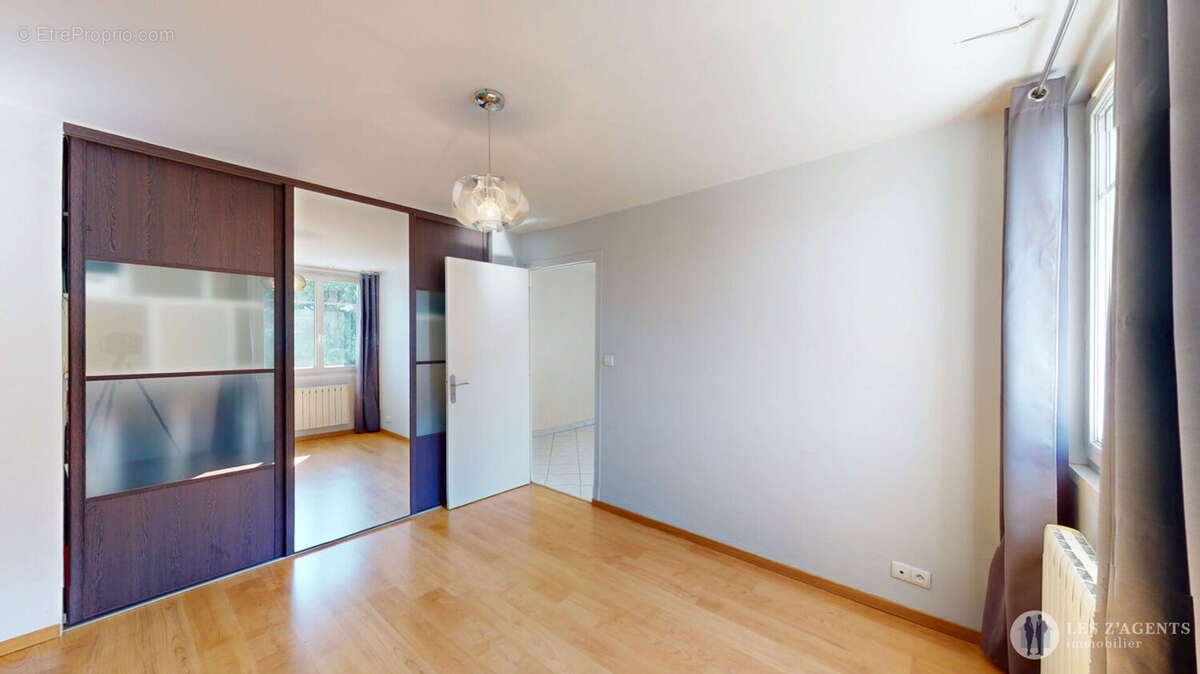 Appartement à SAINT-MARTIN-D'HERES