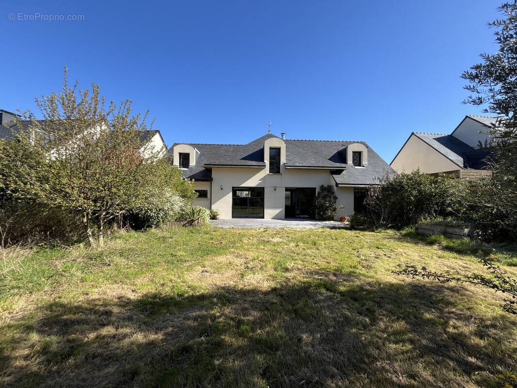 Maison à LARMOR-BADEN