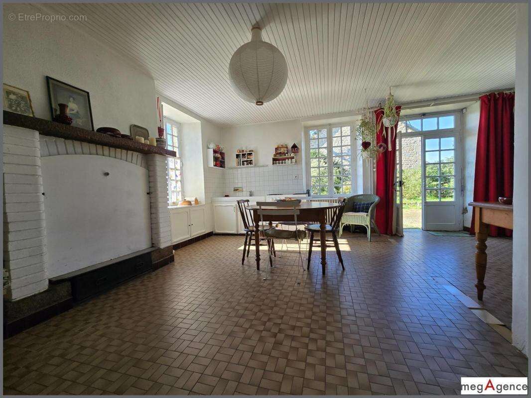 Maison à SAINT-OUEN-DES-ALLEUX