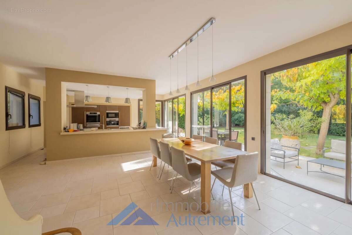 Maison à LE THOLONET