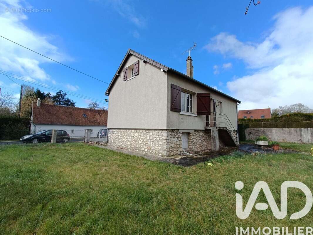 Photo 2 - Maison à HOUDAN