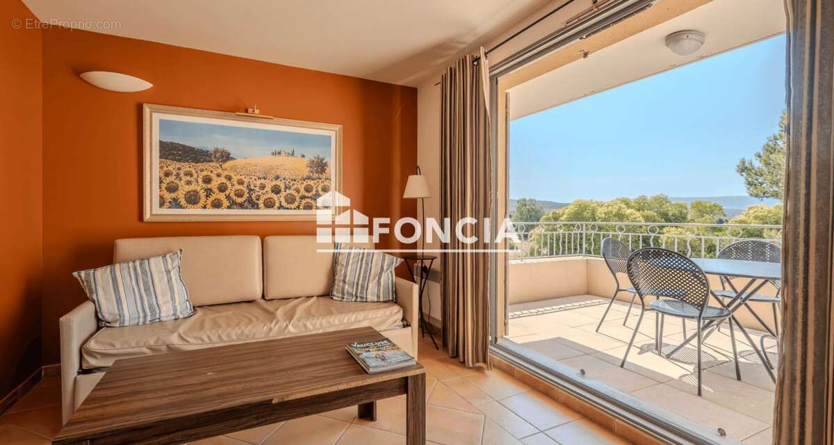 Exclusivité Foncia, joli T2 de 37.6m2 au 1er et dernier étage avec terrasse. Ilot Petrarque - photo 2