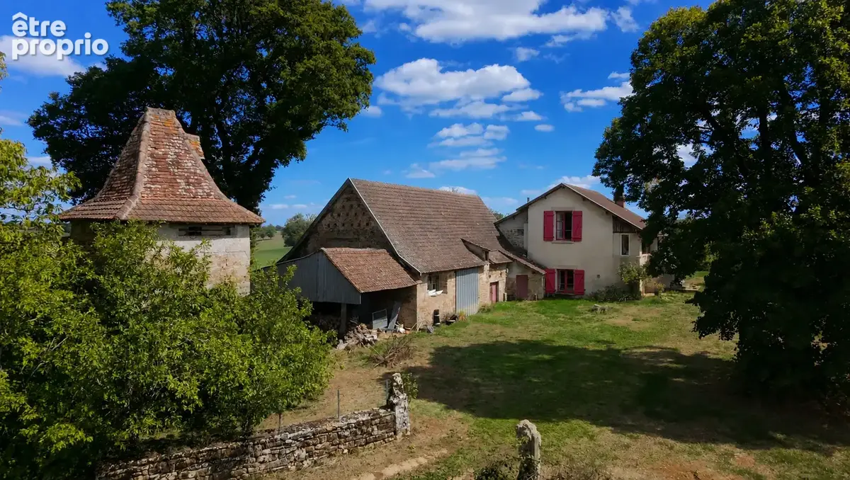 Ensemble immobilier sur 3.3 ha de terrain - photo 2