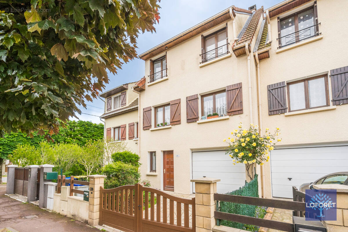 Maison à LIVRY-GARGAN