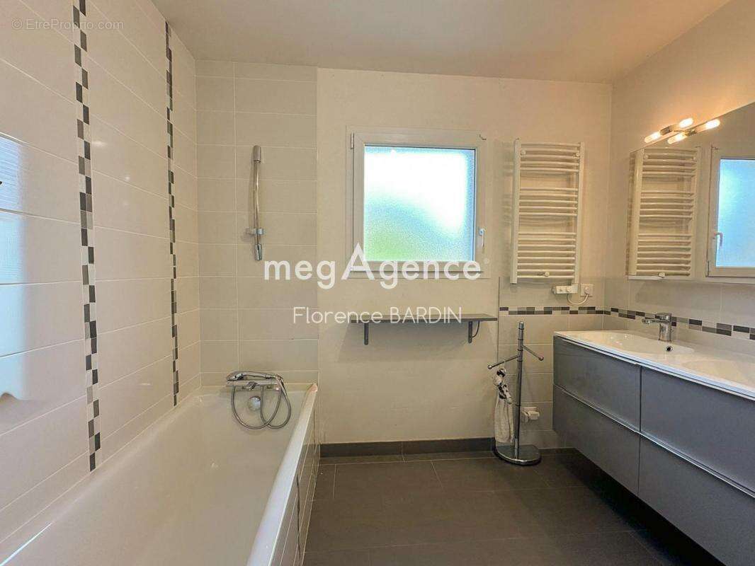 Maison à SAINT-LEGER-SOUS-CHOLET