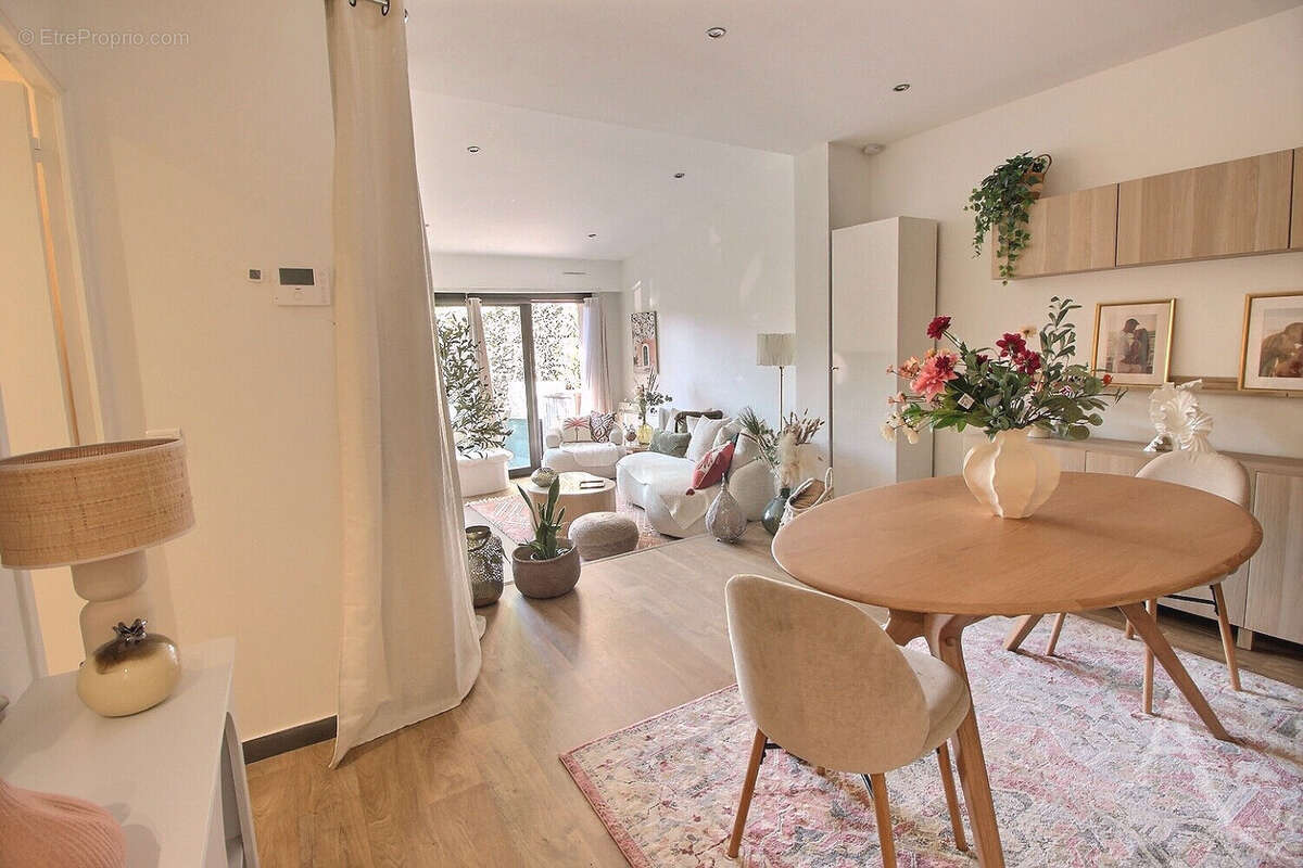Appartement à THIAIS