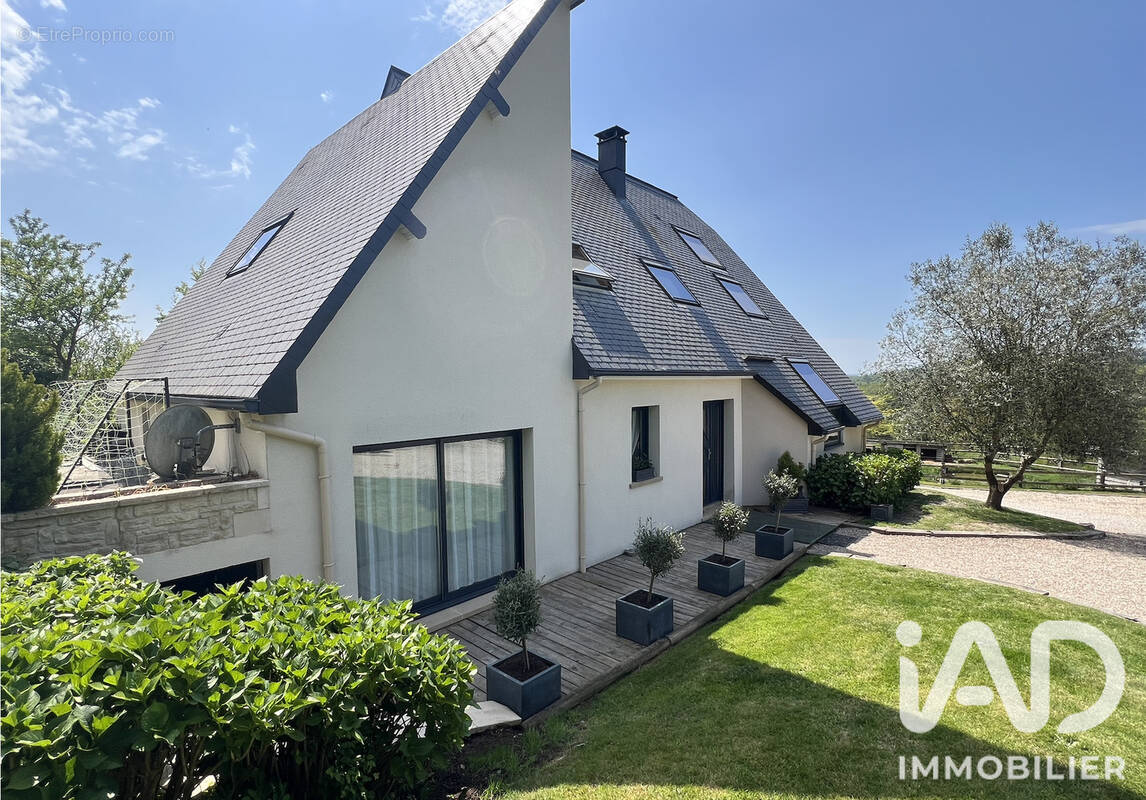 Photo 1 - Maison à PONT-L'EVEQUE