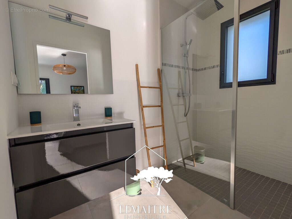 Maison à LES MATHES