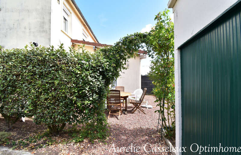 Maison à CHARMES