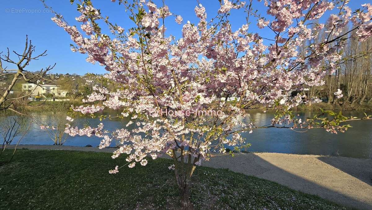Appartement à SAINT-MAUR-DES-FOSSES