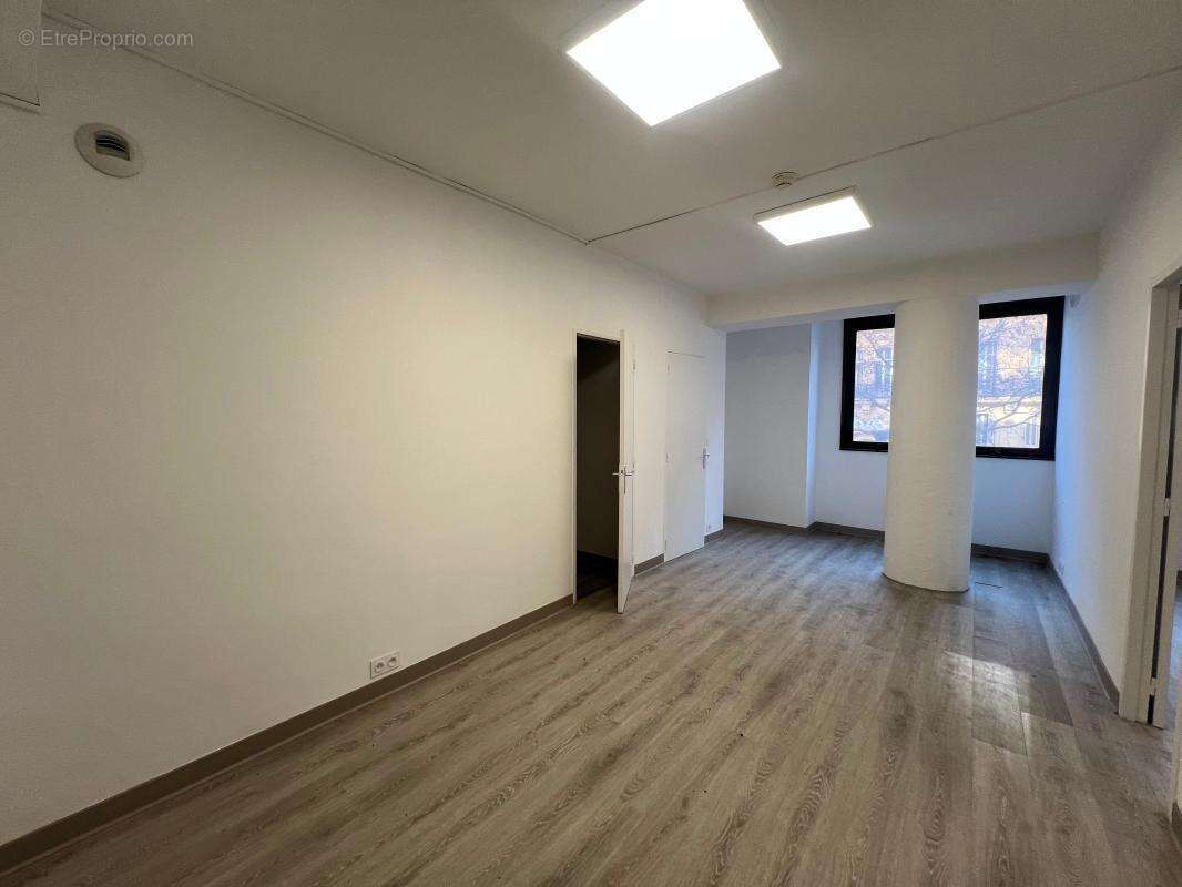 Appartement à MARSEILLE-1E