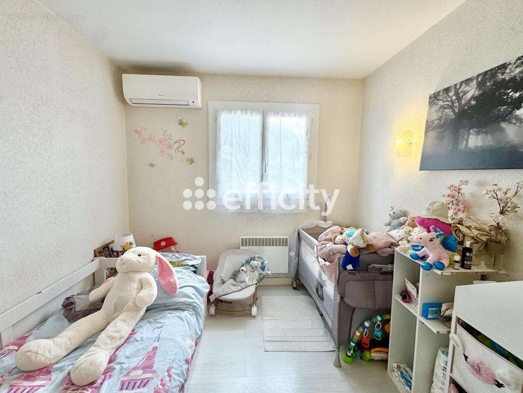 Maison 106 m² à La Lande-De-Fronsac  - photo 9