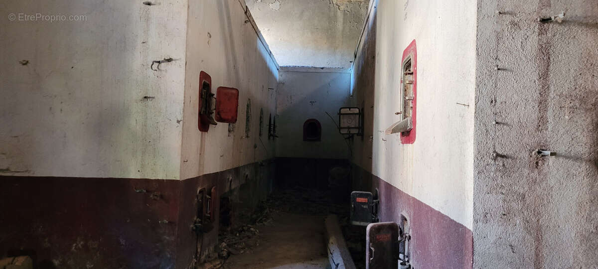 Autre à SANILHAC-SAGRIES