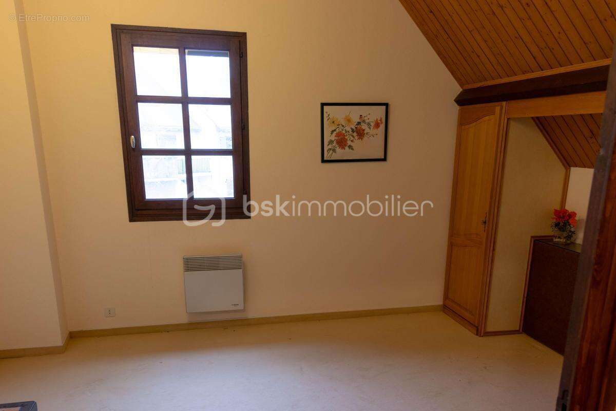 Sainte Radegonde, 5 chambres, piscine, grand terrain et garage - photo 11