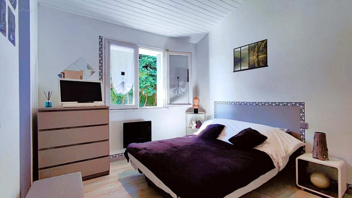 Maison à PAREMPUYRE