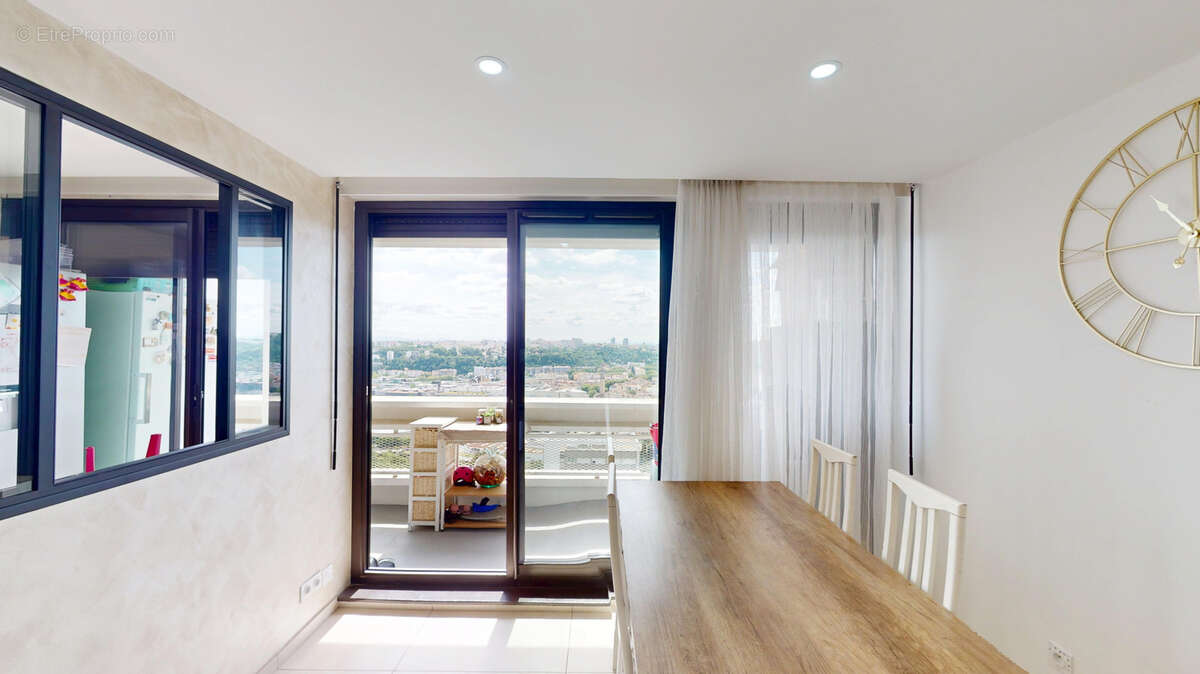 Appartement à LYON-9E