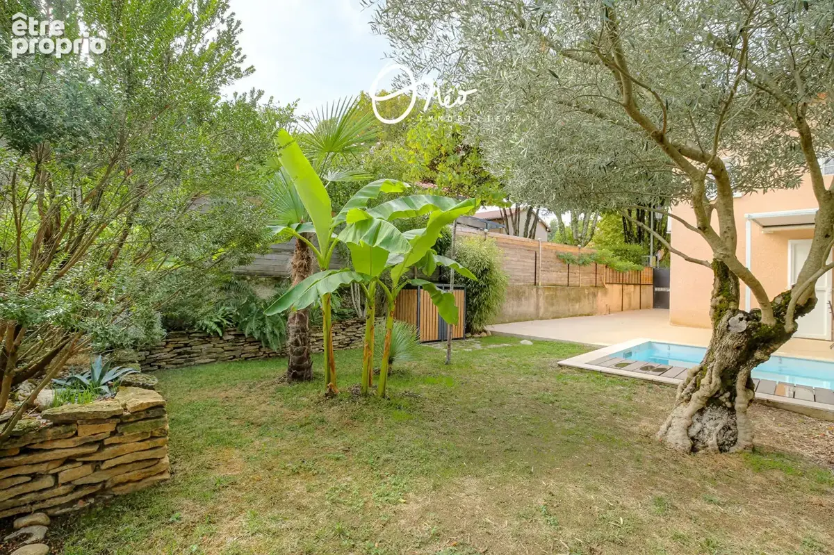 Mions - Coeur village / Château - Maison de charme 4 pièces avec piscine et garage - photo 6