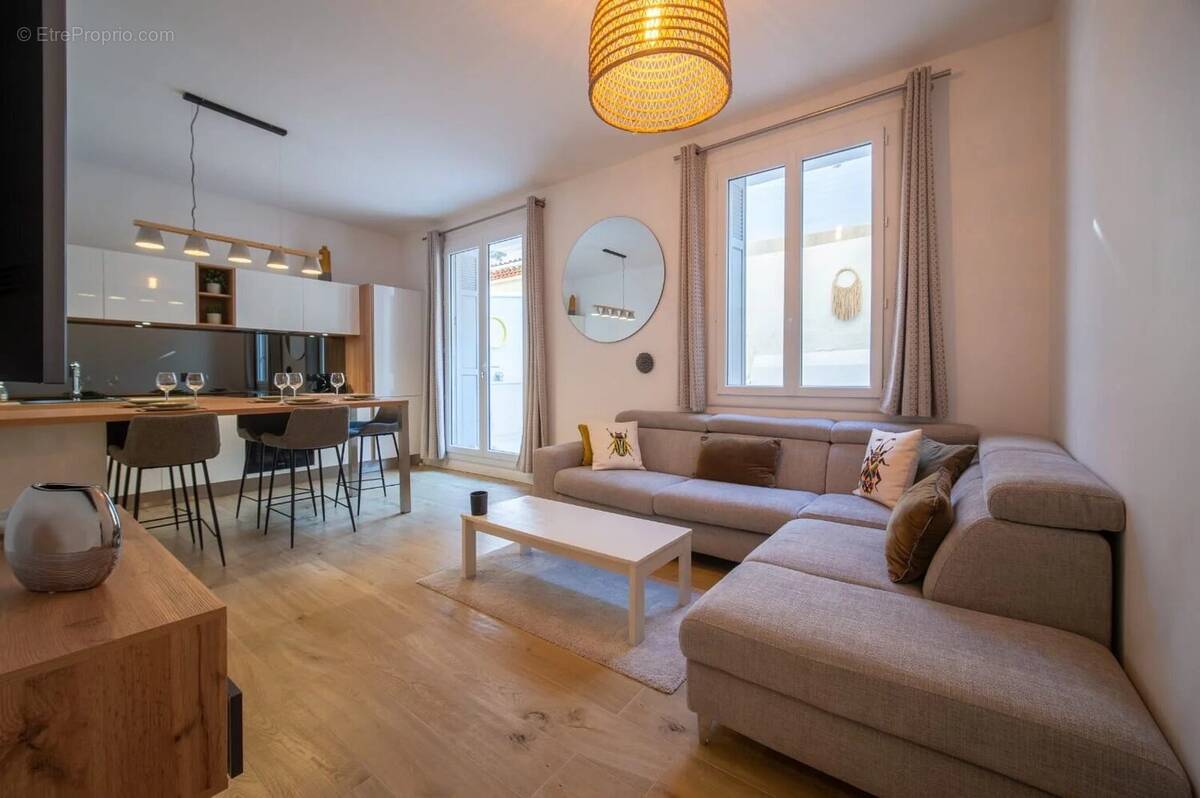 Appartement à MARSEILLE-6E