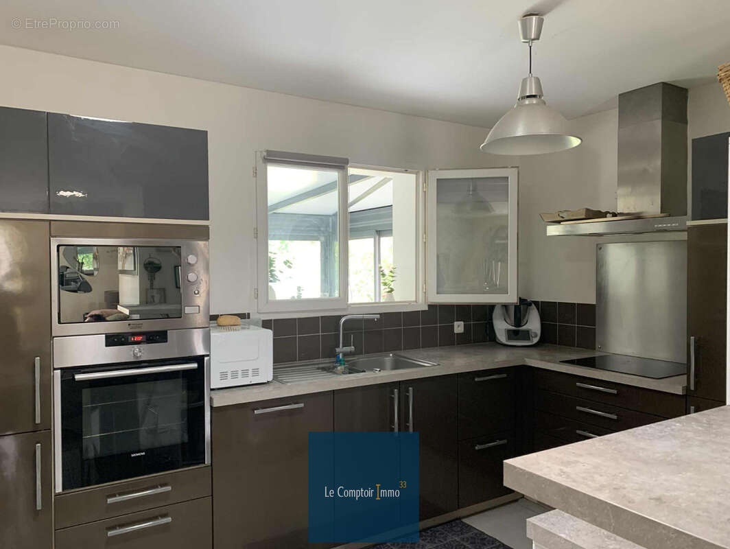 Maison à AMBARES-ET-LAGRAVE