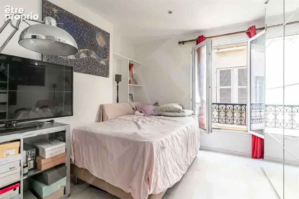 Dans un bel immeuble ancien, magnifique cinq-pièces entièrement rénové et climatisé, situé secteur - photo 10