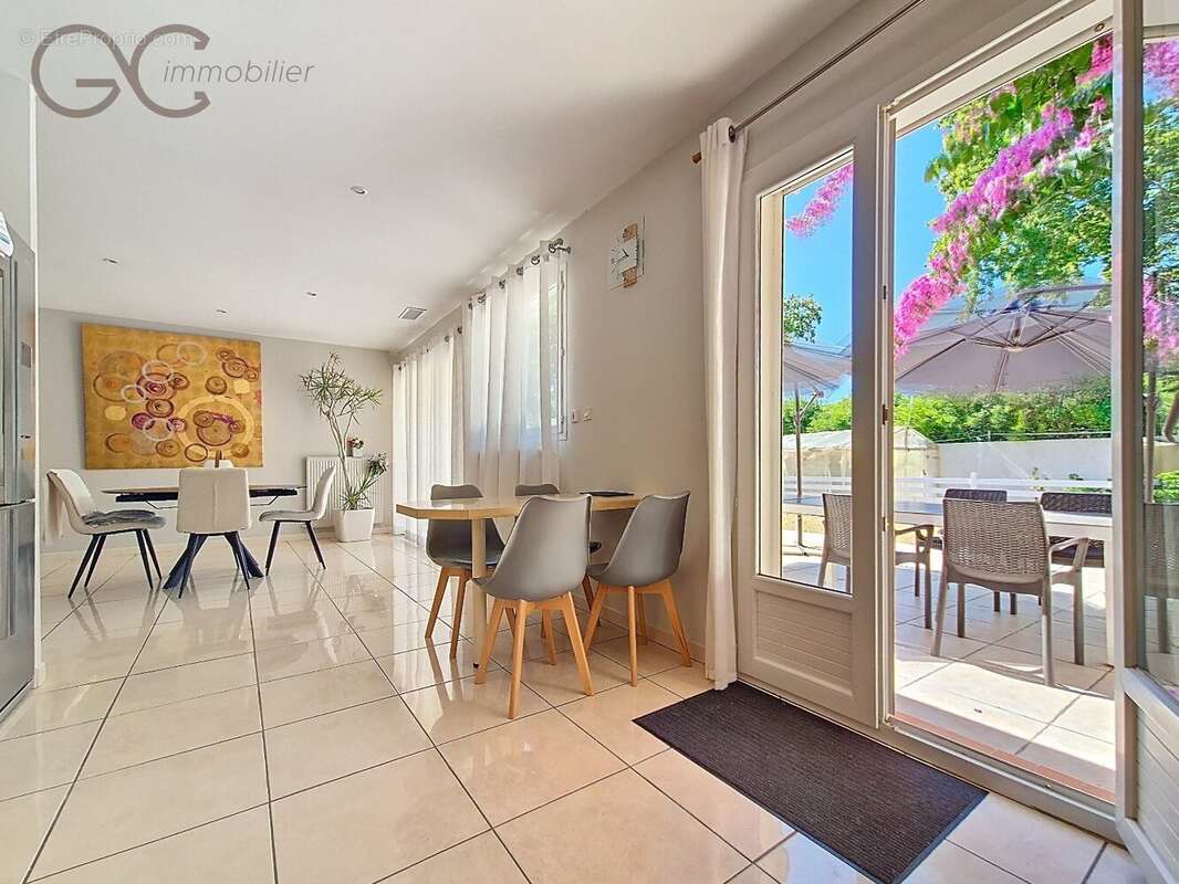 Maison à VILLENEUVE-LES-BEZIERS