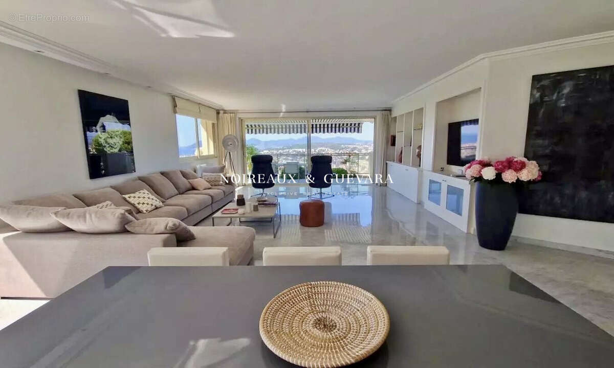 Appartement à LE CANNET