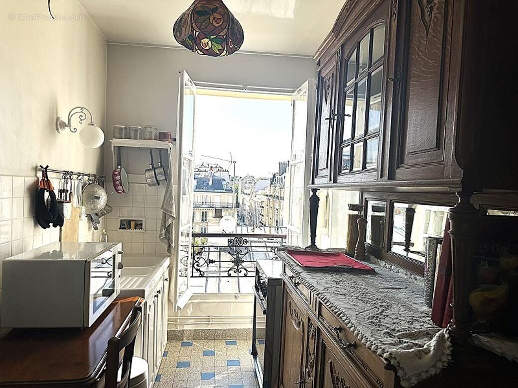 Appartement à PARIS-17E
