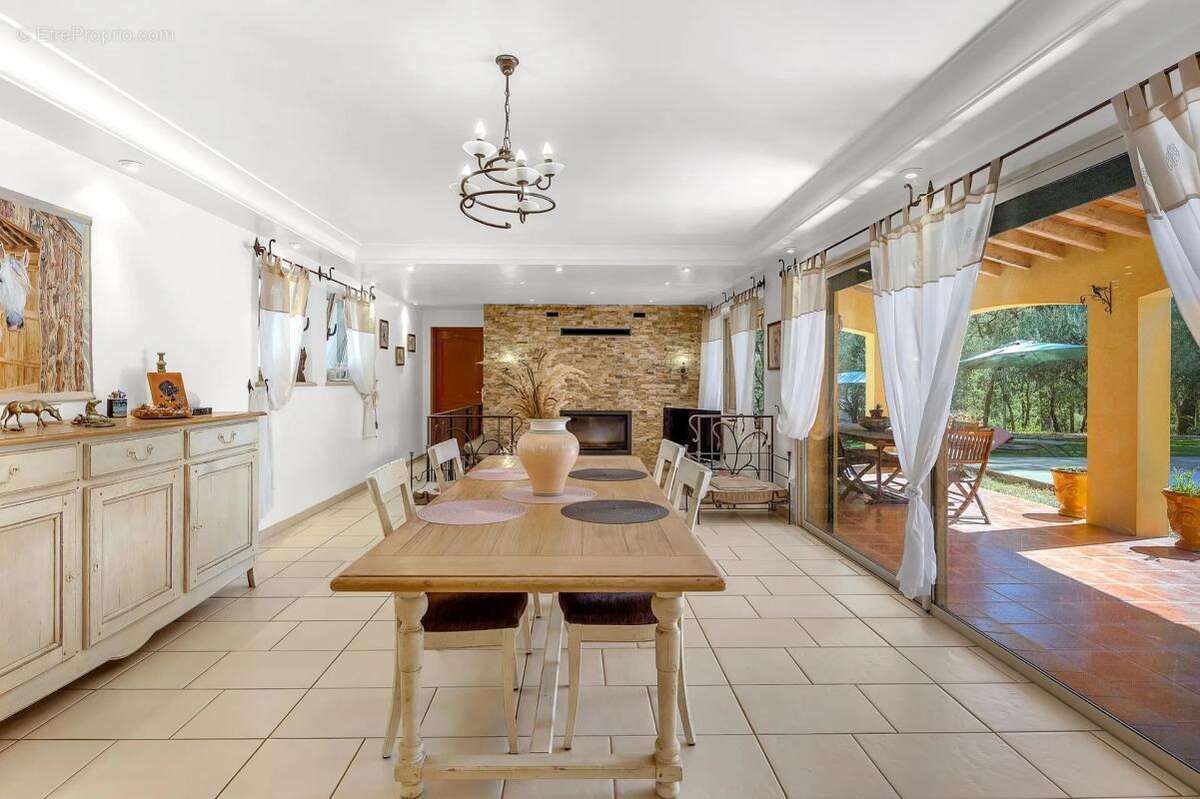 Maison à LA MOTTE