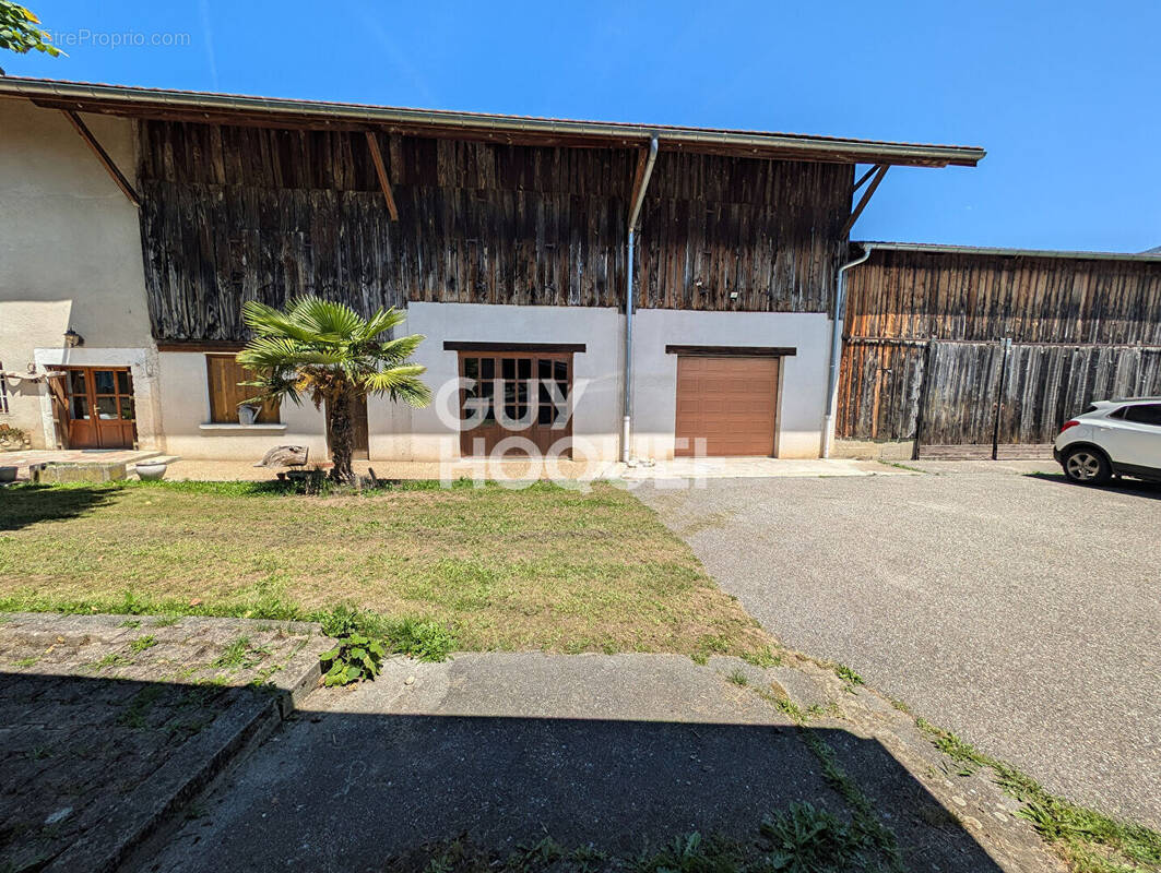 Maison à LA BUISSIERE