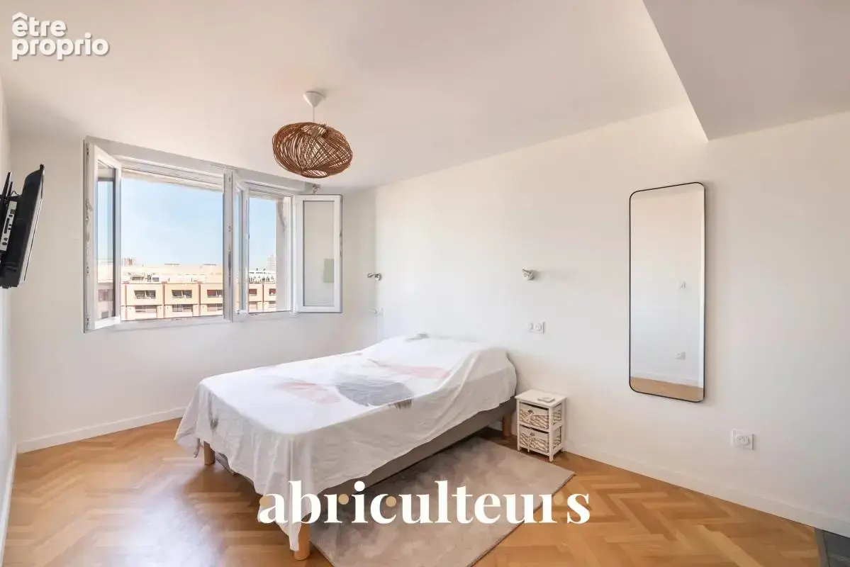 Appartement T4 traversant lumineux en vente à Marseille 13008 - photo 7