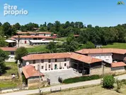 Vue aérienne de la propriété et de son environnement paisible - Maison à ARNE