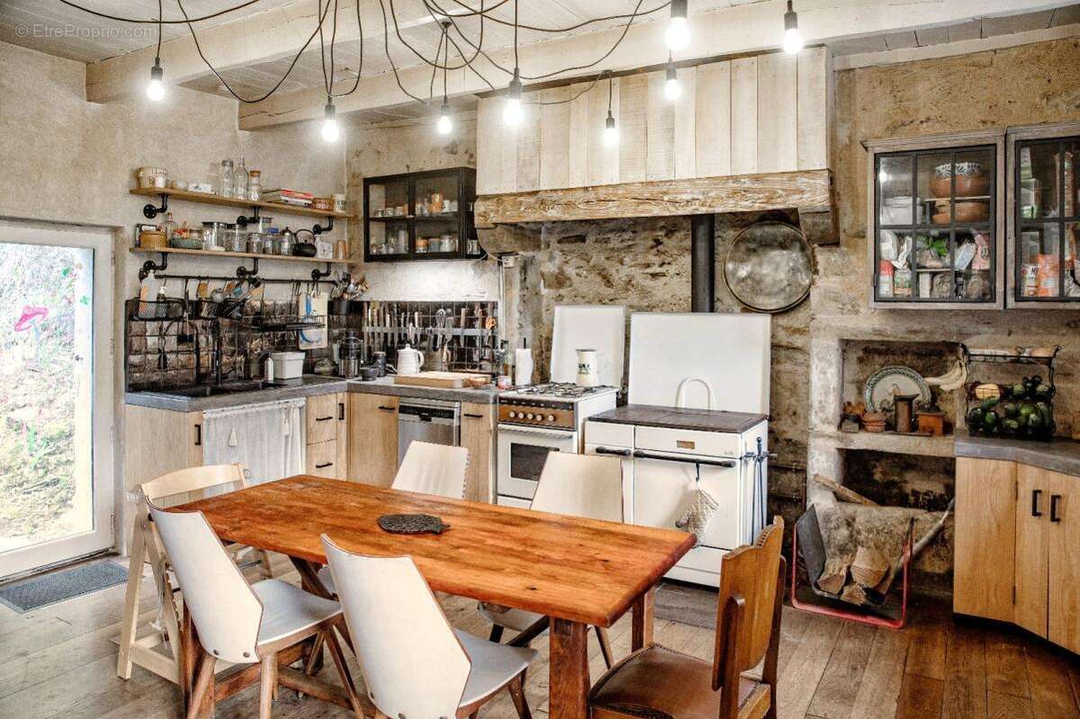 Maison à SAUVETERRE-DE-ROUERGUE